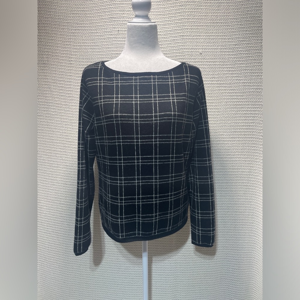 Saks Fifth Avenue long sleeve blouse